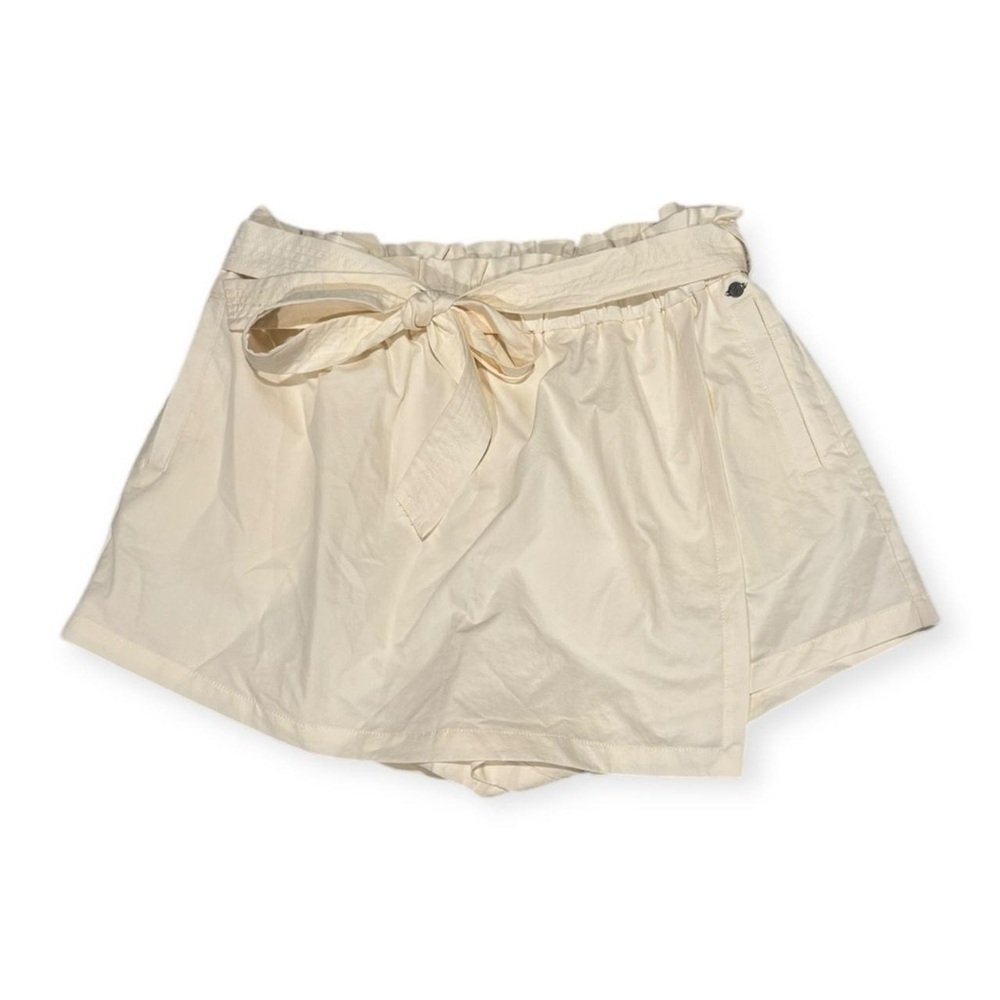 Women's Cream Shorts